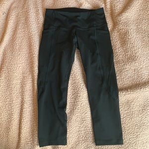 Old Navy Women’s Black Leggings/Capris